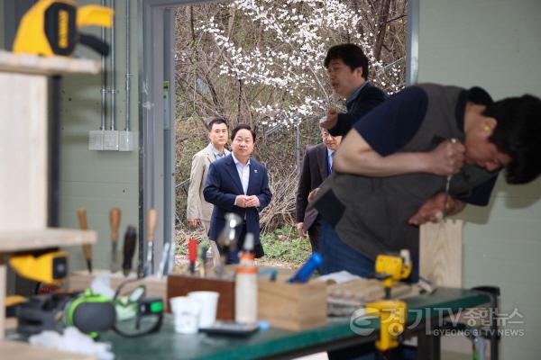 [크기변환](0403)[일자리정책과]주광덕 남양주시장, 경기도 기능경기대회 참관차 남양주고 방문... 교육 간담회 시간도 가져(사진2).jpg