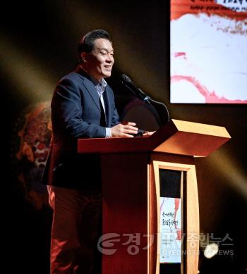 [크기변환]이재준 수원시장, (사)로터스월드20주년 축하 (1).jpg