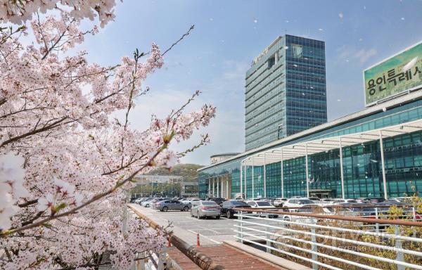 [크기변환]3. 용인특례시청사 전경.jpg