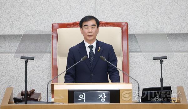 [크기변환]240416 염종현 의장, 22대 국회에 지방의회 독립법률 제정 요청...제374회 임시회 개회 (3).jpg