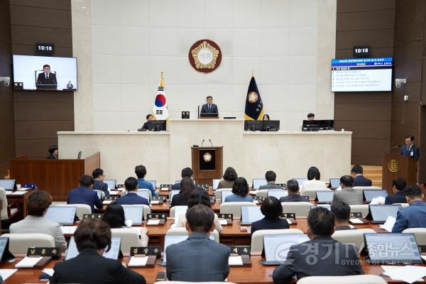 [크기변환]20240417 용인특례시의회, 제282회 임시회 개회(1).jpg