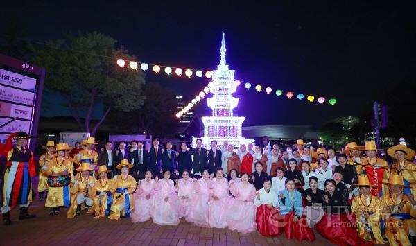 [크기변환]9-2. 지난 17일 용인특례시청에서 열린 부처님 오신 날 봉축 점등식.JPG