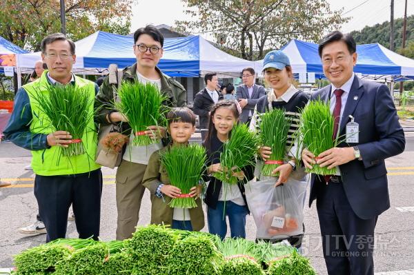 [크기변환]01 부추축제 (2).jpg