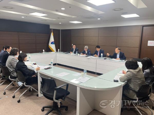 [크기변환]2-2. 지난 16일 용인바이오고등학교에서 열린 학과 재구조화 회의 모습.jpg