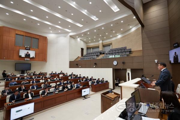 [크기변환]20240422 용인특례시의회, 제282회 임시회 제2차 본회의 열어(3).jpg