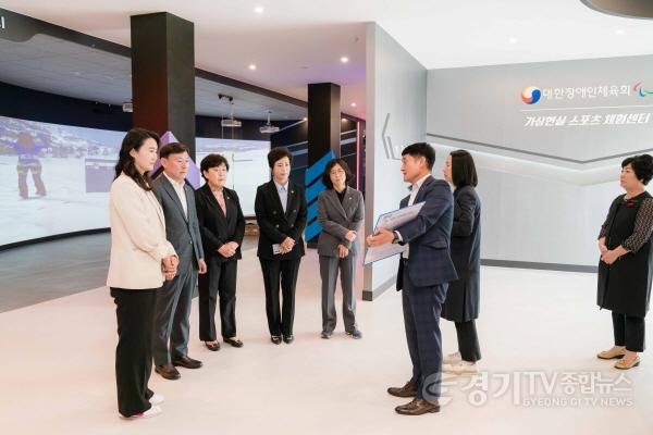 [크기변환]20240422 문화복지위원회, 장애인 가상현실 스포츠체험센터 현장 방문(2).jpg