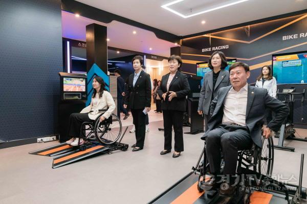 [크기변환]20240422 문화복지위원회, 장애인 가상현실 스포츠체험센터 현장 방문(3).jpg