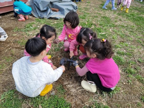 [크기변환]4-1. 용인특례시 시립기흥효성어린이집의 체험프로그램 모습.jpg