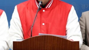 [크기변환](0402 기자회견) 대통령 위에 김동연 ‘셀프 패싱’ 자처한 도지사1.JPG