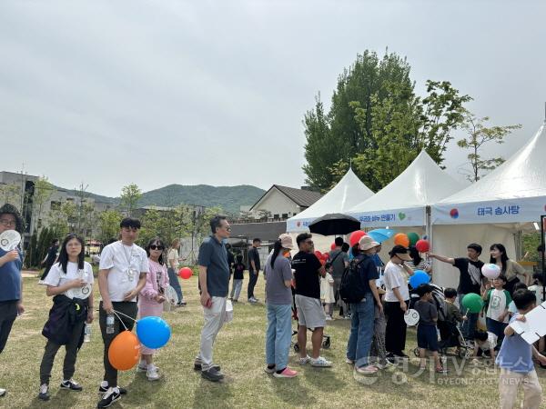 [크기변환]붐비는 제38회 이천도자기축제장2.jpeg