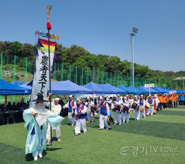 [크기변환]9-2. 지난 3일 백암레스피아에서 제10회 백암면민의 날 행사가 열렸다..jpg