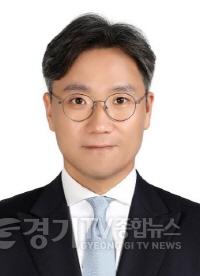 [크기변환]사진(안정곤_신임+비서실장)(1).jpg
