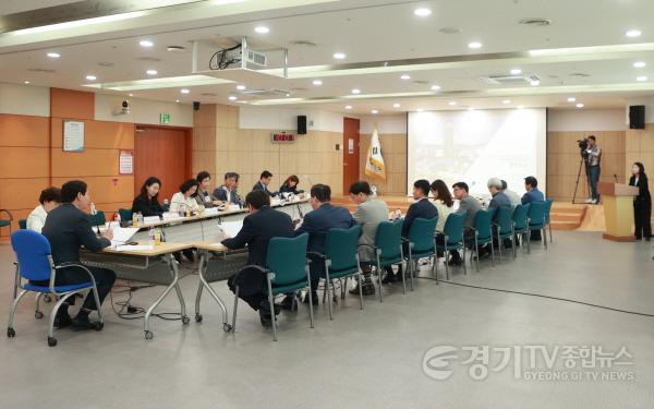 [크기변환]9-1. 지난 23일 용인특례시청 컨벤션홀에서 열린 스마트관광도시 조성 세부사업 중간보고회.jpg