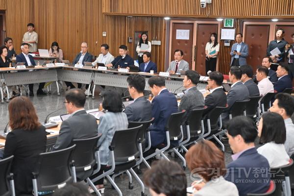 [크기변환]이현재 하남시장, “시민참여 주간회의 활용해 3호선 역사 등 현안해결 강화할 것” 약속 (1).JPG