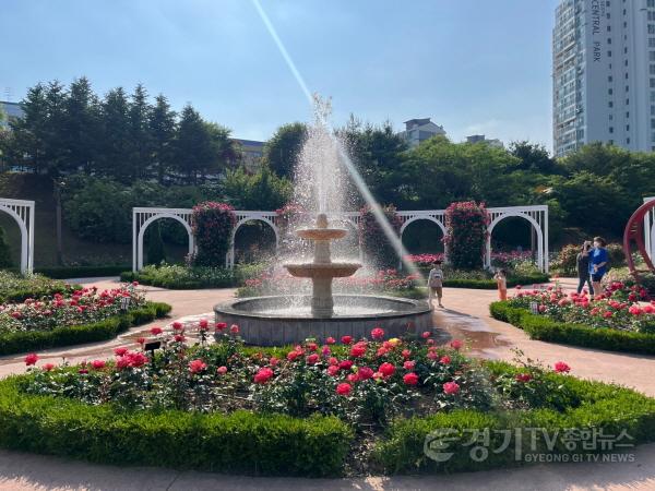 [크기변환]1-1. 오산시, 계절의 여왕 5월 우리 같이 장미 보러 가요.jpeg