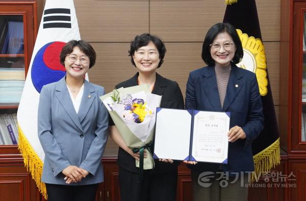 [크기변환]5월 칭찬공무원.jpg