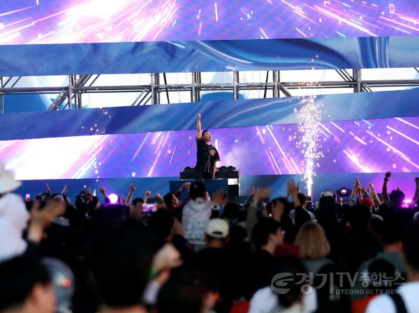 [크기변환]1-4. EDM 공연.jpg