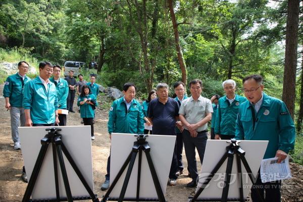 [크기변환](0610)[정책기획과]주광덕 남양주시장, 4번째 정책현장투어…장마철 대비 재해취약지 점검 실시(사진2).JPG