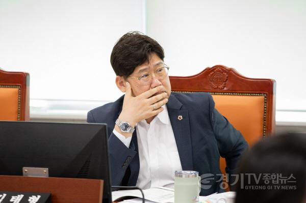 [크기변환]240612 김태형 의원, 경기주택도시공사 준법감시위원회 설치.운영해 자정작용 및 준법.책임경영 기대 (1).JPG.jpg