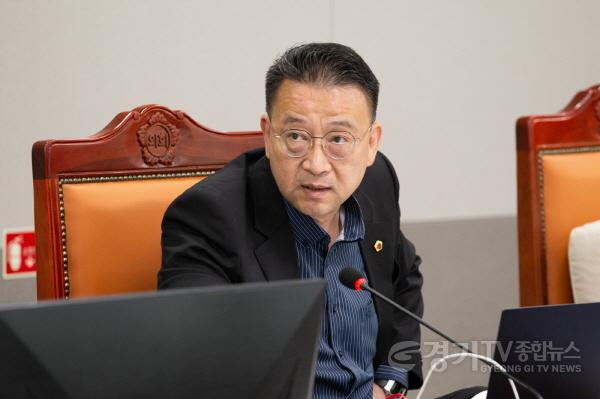 [크기변환]240613 백현종 의원, 경기용인 플랫폼시티 도시개발 사업 2조 원 이상 사업비 증가 지적 (3).JPG.jpg