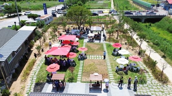 [크기변환]02 어우렁 더우렁 마을정원 (3).jpg