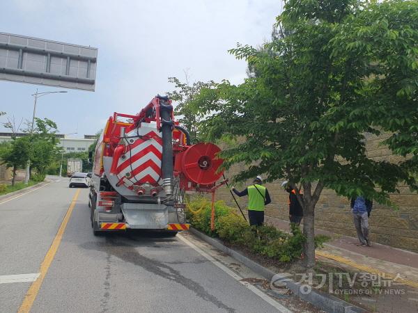 [크기변환](GH 보도자료 06.17.배포_참고사진2) 경기주택도시공사 집중호우 대비 오폐수관로 준설 실시 완료 .jpg