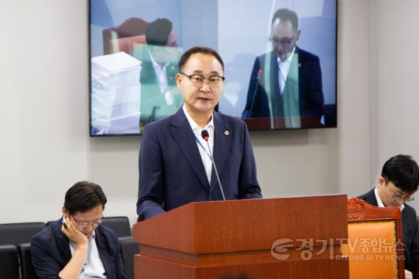 [크기변환]240614 김영민 의원, 교통문화수준 증진을 위한 근거 마련... 道 교통사고율 저감 기대 (1).jpg