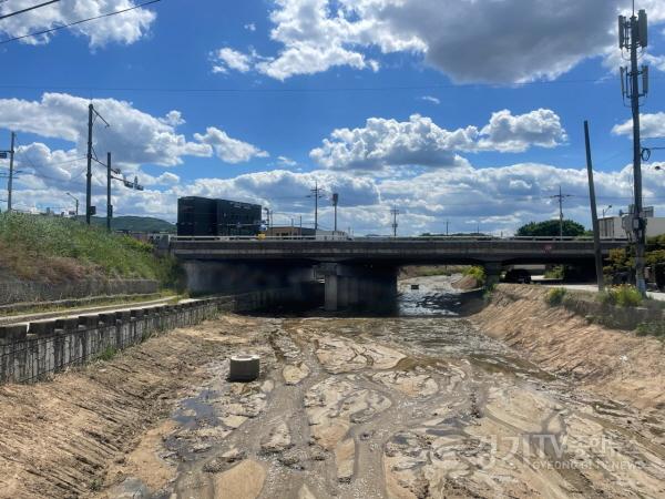 [크기변환]7. 용인특례시에 있는 대덕천 준설 모습.jpg