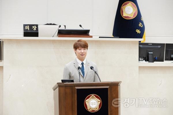 [크기변환]20240618 제283회 제2차 정례회 시정질문(5)-이상욱 의원(1).jpg