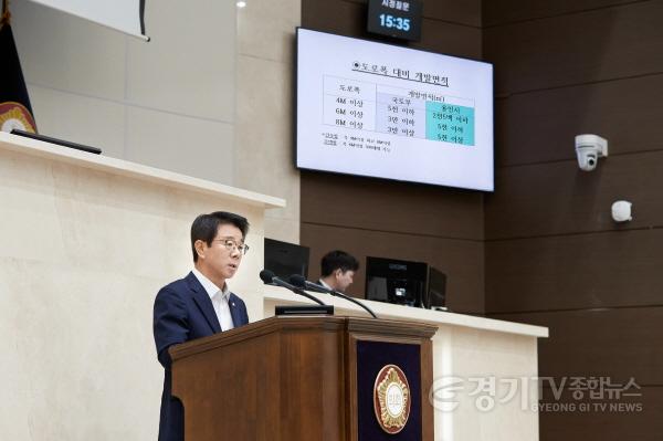 [크기변환]20240618 제283회 제2차 정례회 시정질문(1)-김윤선 의원(2).jpg