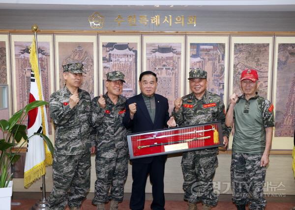 [크기변환]이재식 부의장 감사패(해병대전우회).jpg