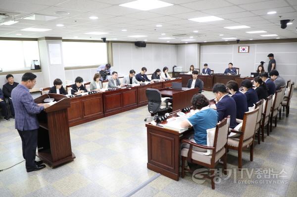 [크기변환]수원시의회 예결특위.jpg