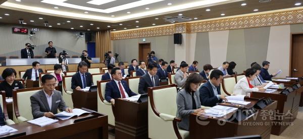 [크기변환]240621 평택시의회, 제246회 제1차 정례회 폐회 (3).JPG