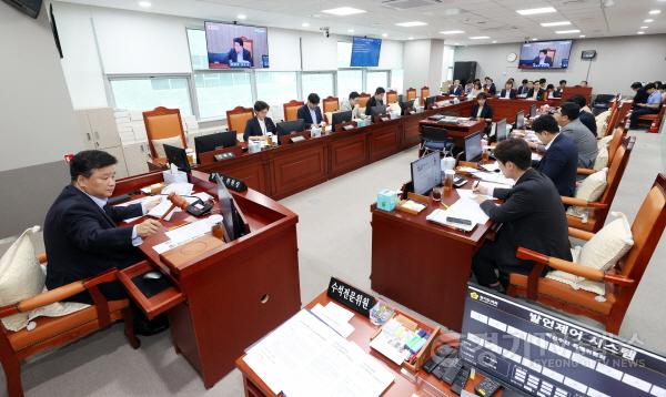 [크기변환]240621 제375회 제3차 경기도의회 혁신추진 특별위원회 회의 개최.jpg