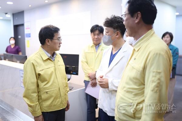 [크기변환]화성 공장화재 사고 부상자 찾아 위로.jpg