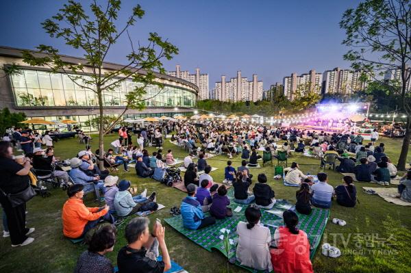 [크기변환]1-1. [기획]수원시민의 일상이 향상되고, 즐거움이 배가됐다!.jpg