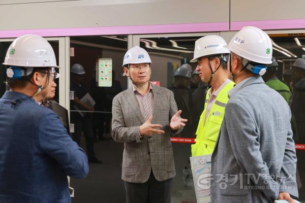 [크기변환]6-2. 이상일 용인특례시장이 26일 GTX-A 구성역 공사 현장을 방문해 시설을 점검했다.JPG