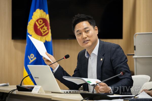 [크기변환]240626 오석규 의원, ‘경기북부특별자치도 설치 특위 기간 연장건’ 통과.jpg