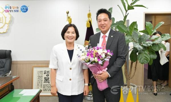 [크기변환]제9대 후반기 의장단1.jpg