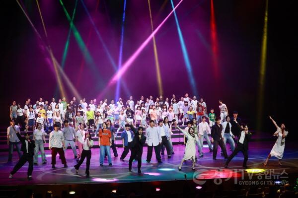 [크기변환]1-2. 지난 28일 용인포은아트홀에서 열린 제42회 대한민국연극제 용인의 개막식 사전 행사 무대 모습..jpg