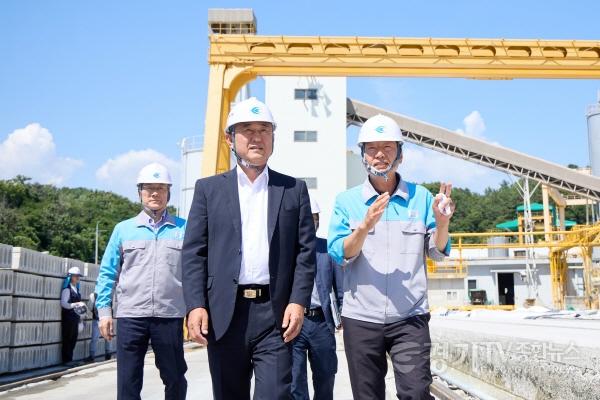[크기변환]01-여주시 기업체 현장 방문 [강남건영(주)] 2.jpg