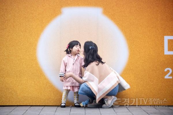 [크기변환]요청3-2024 여주문화 사진 공모전 ⌜여주도자기축제⌟ -(우수)남현이-작품3 (2).jpg