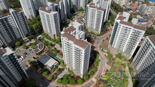 [크기변환]3. 지난해 경기도 모범 상생 관리단지로 선정된 기흥구 서천동 센트럴파크원아파트.jpg