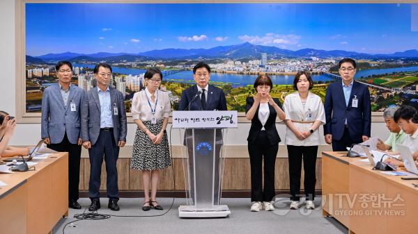 [크기변환]사본 -서울-양평고속도로 중단에 따른 기자회견.jpg