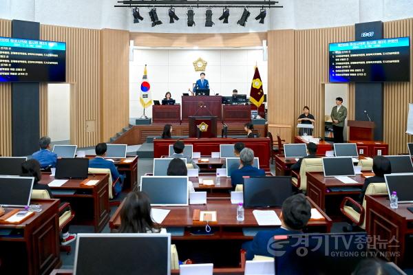 [크기변환]사진2)제233회 화성시의회 임시회 제3차 본회의 전경 (1).jpg