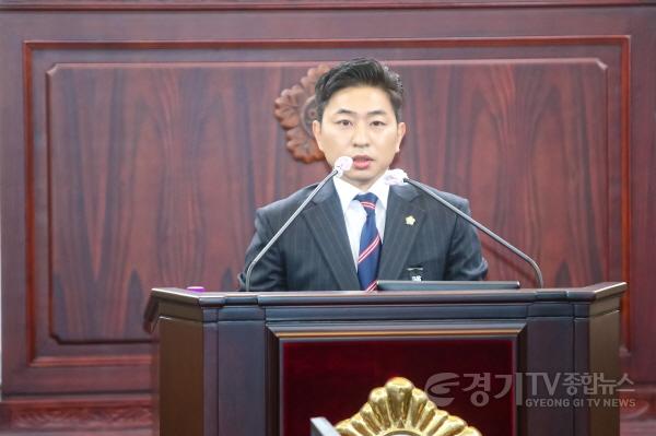 [크기변환]사진5)김종복 문화복지위원장 당선소감 모습.jpg