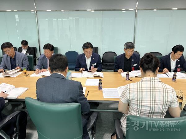 [크기변환][보도자료] 전진선 양평군수, 김선교 국회의원과 지역 현안사항 해결 의기투합 (3).JPG