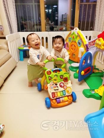 [크기변환]2-3. 용인특례시의 장난감 무료 택배서비스 이용자의 모습.jpeg