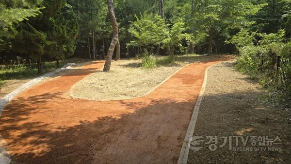[크기변환]6-2. 용인특례시 기흥구가 동백동에 마련한 흙길.jpg