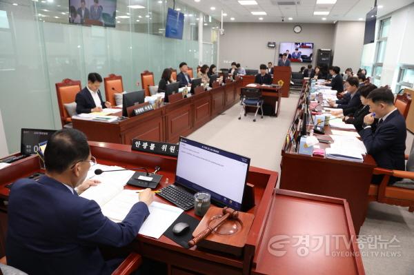 [크기변환]240725 교육기획위원회, 제376회 임시회 첫 업무 보고 진행.JPG